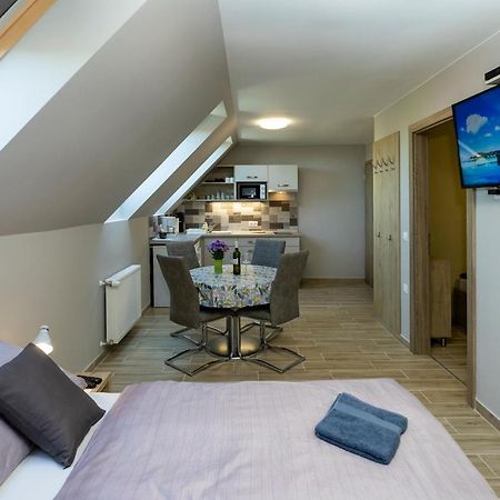 Star Apartman Έγκερ Εξωτερικό φωτογραφία