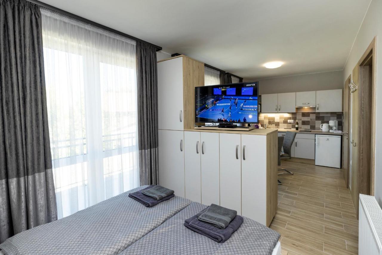 Star Apartman Έγκερ Εξωτερικό φωτογραφία