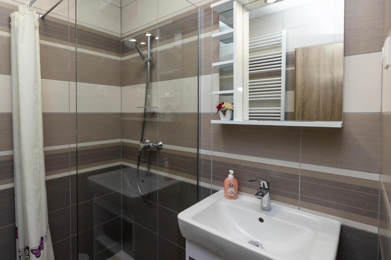 Star Apartman Έγκερ Εξωτερικό φωτογραφία