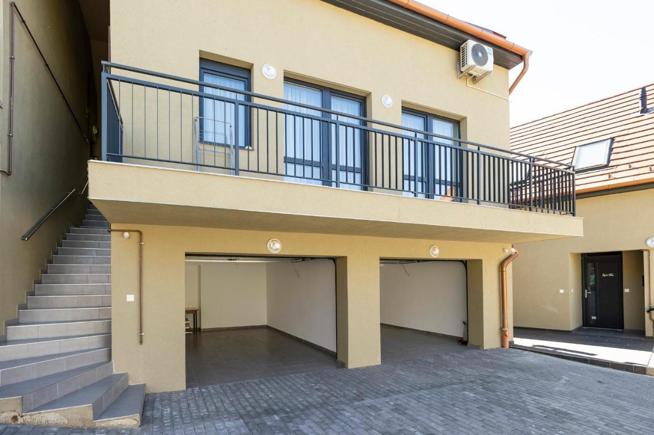 Star Apartman Έγκερ Εξωτερικό φωτογραφία